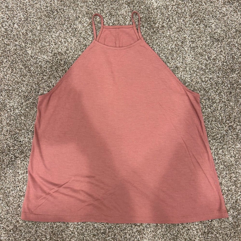 pink tank top